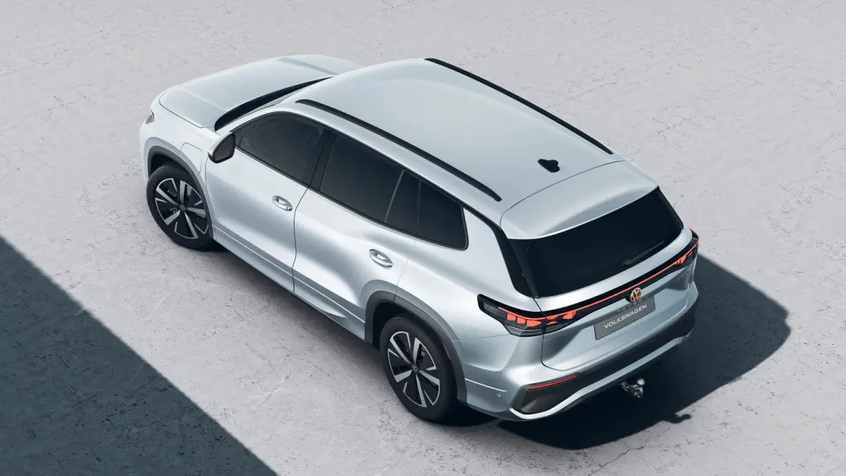 Life Edition | 'App-Connect' draadloze smartphone integratie | Automatische afstandsregeling (Adaptive Cruise Control) | Buitenspiegels elektrisch instel-, verwarm- en inklapbaar