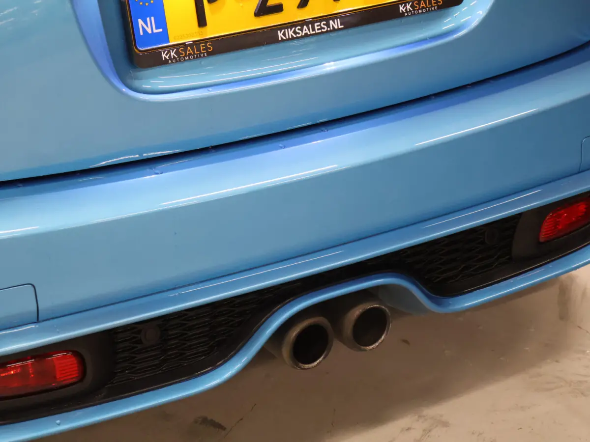 Mini 2.0 S Chili Serious Business [HARMAN/KARDON, HEAD-UP, SFEERVERLICHTING, ADAPTIVE CRUISE, STOELVERWARMING, CAMERA, JCW-STUUR, PDC V+A, VOL LEDER, BLUETOOTH, CLIMATE, NIEUWSTAAT]