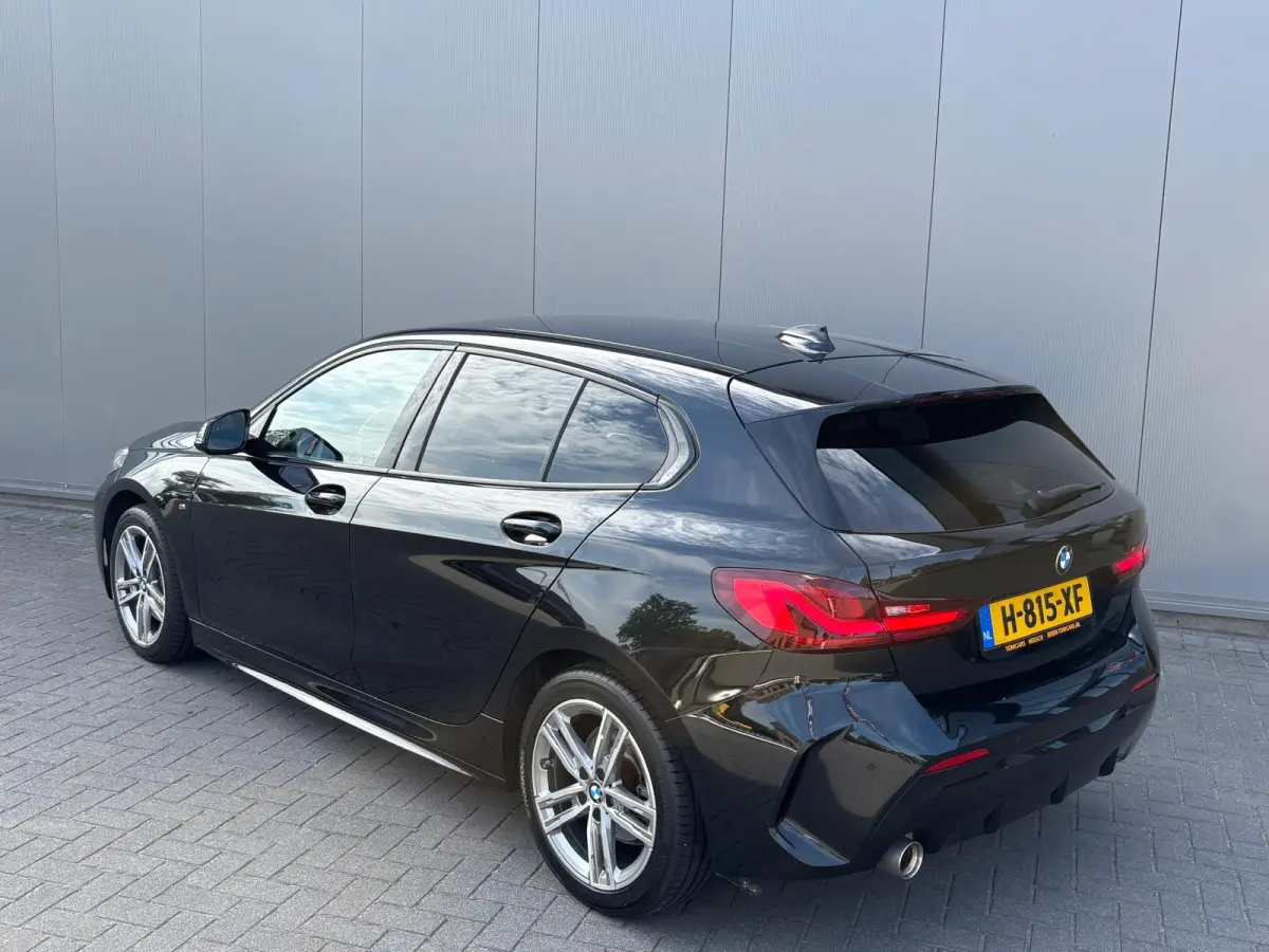 118i 140PK Automaat Executive Edition M-Sport Sportstoelen/Parkeerhulp/Navigatie/Cruise-control
