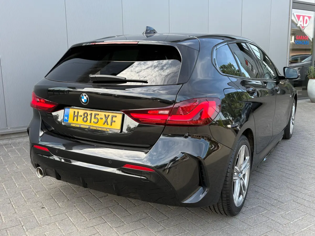 118i 140PK Automaat Executive Edition M-Sport Sportstoelen/Parkeerhulp/Navigatie/Cruise-control