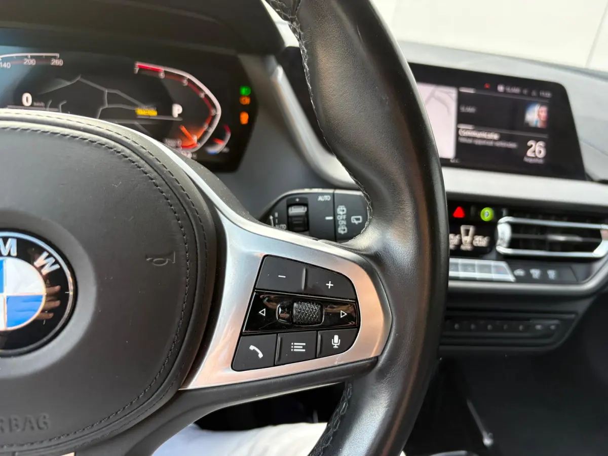 118i 140PK Automaat Executive Edition M-Sport Sportstoelen/Parkeerhulp/Navigatie/Cruise-control