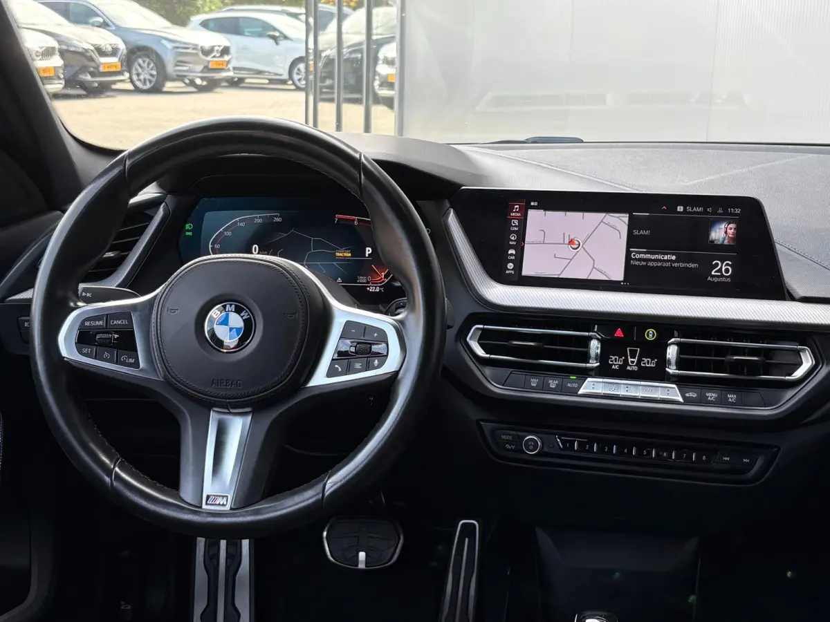118i 140PK Automaat Executive Edition M-Sport Sportstoelen/Parkeerhulp/Navigatie/Cruise-control