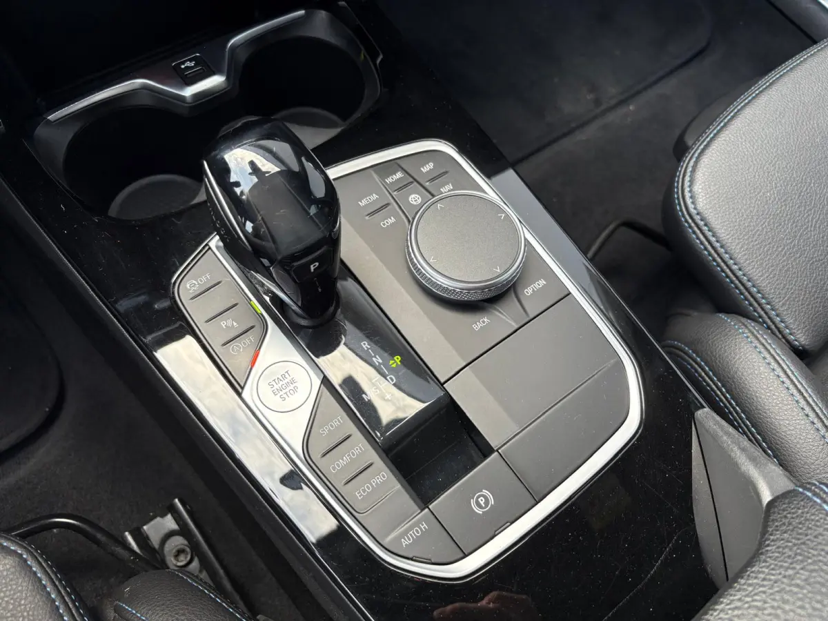 118i 140PK Automaat Executive Edition M-Sport Sportstoelen/Parkeerhulp/Navigatie/Cruise-control