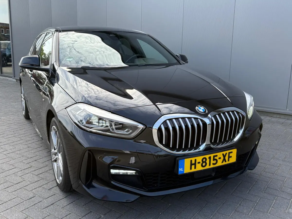 118i 140PK Automaat Executive Edition M-Sport Sportstoelen/Parkeerhulp/Navigatie/Cruise-control