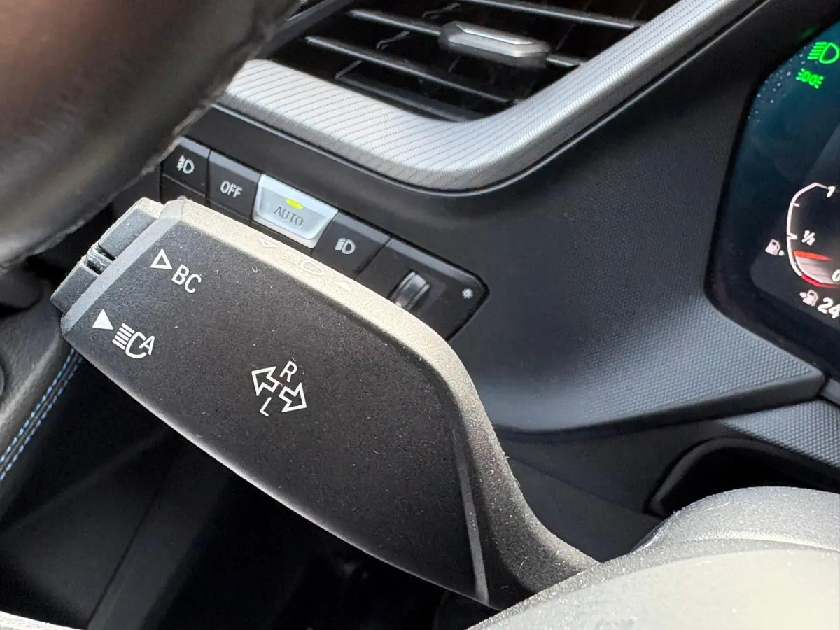 118i 140PK Automaat Executive Edition M-Sport Sportstoelen/Parkeerhulp/Navigatie/Cruise-control