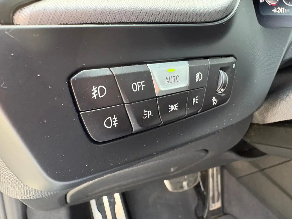 118i 140PK Automaat Executive Edition M-Sport Sportstoelen/Parkeerhulp/Navigatie/Cruise-control