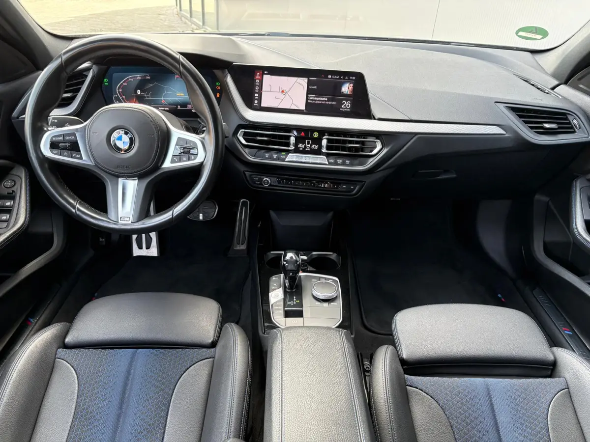 118i 140PK Automaat Executive Edition M-Sport Sportstoelen/Parkeerhulp/Navigatie/Cruise-control