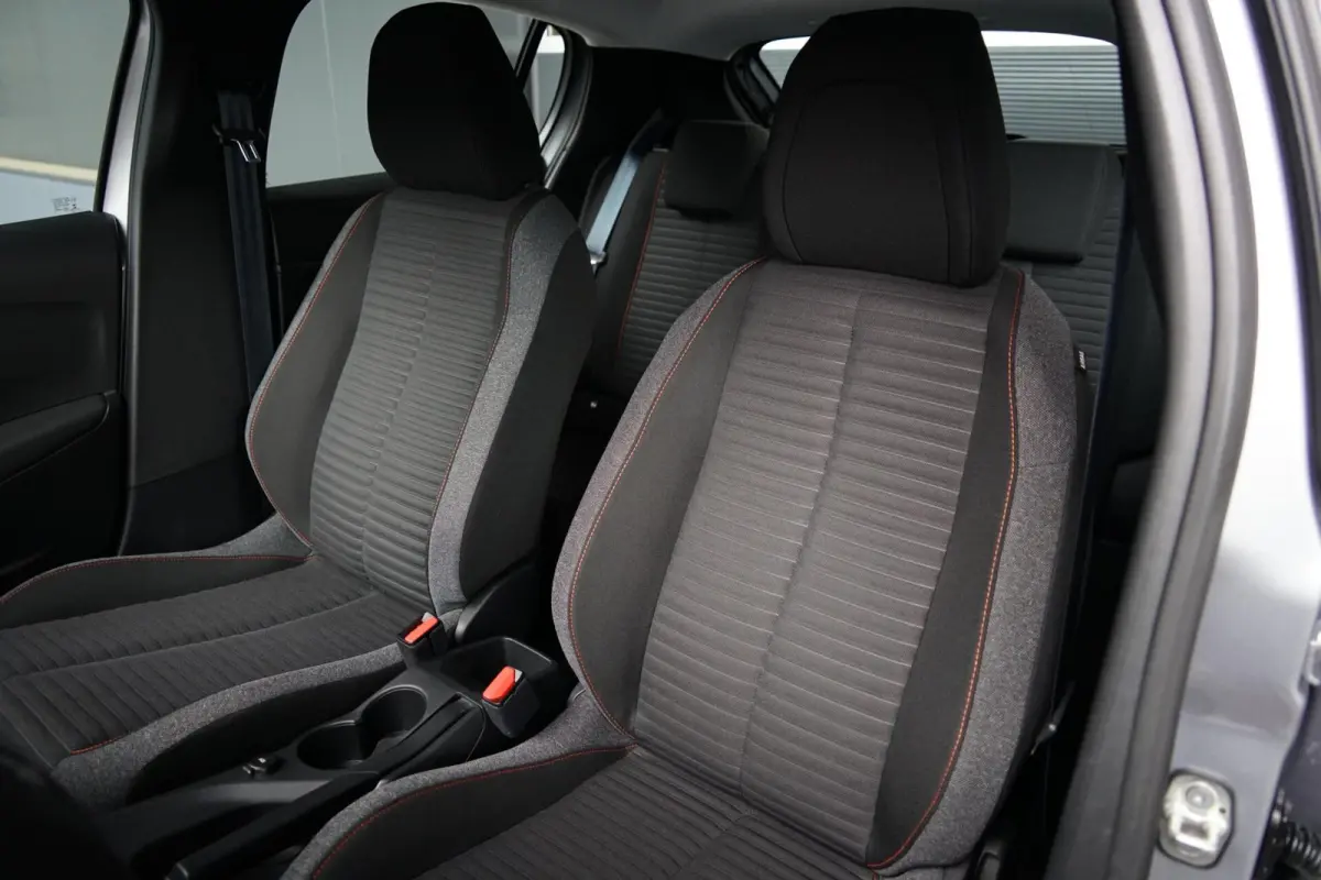 1.2 PureTech Active Pack, NL, PDC, CarPlay, LED, L.M.