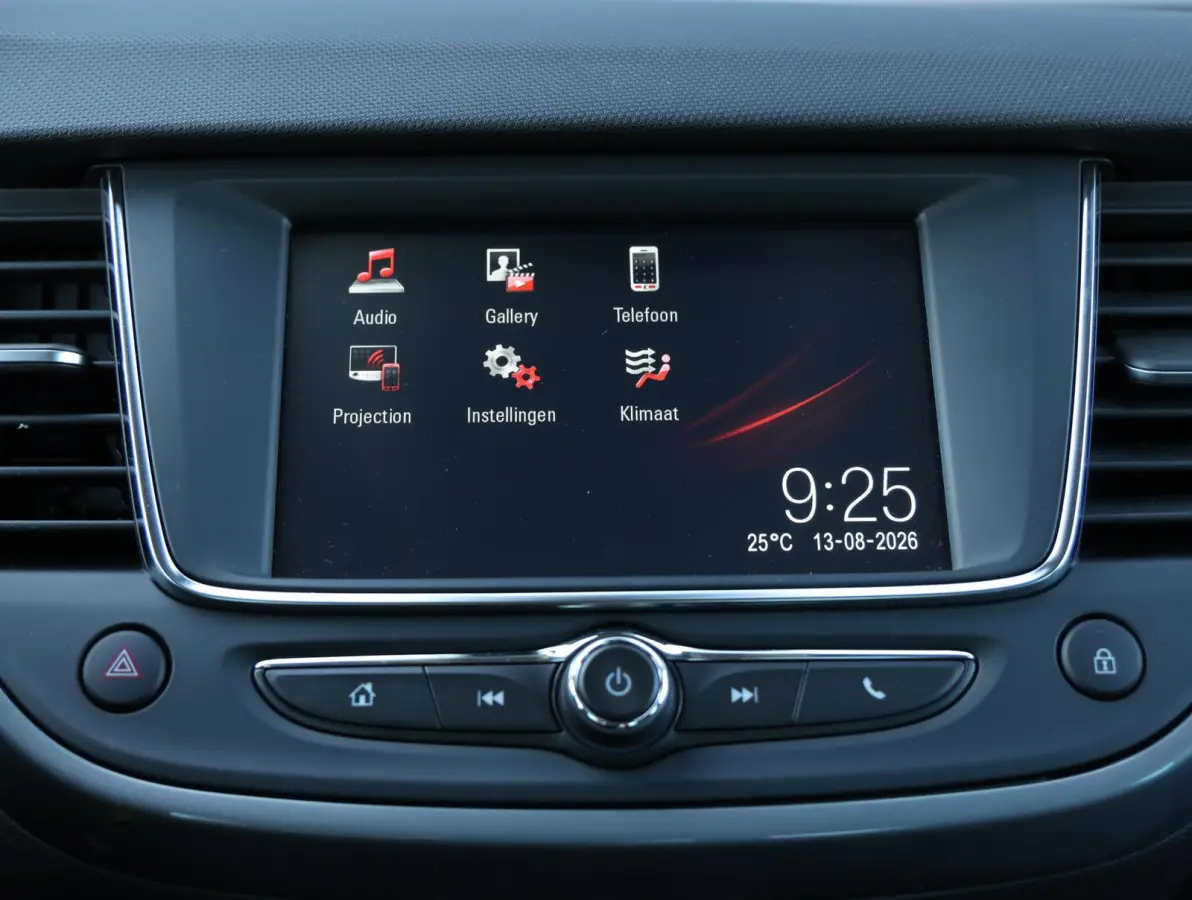 110pk Level 3 Trekhaak | unieke kilometers | Camera | AGR stoel | Climate | 16"LMV | Navigatie via Apple Carplay & Android |