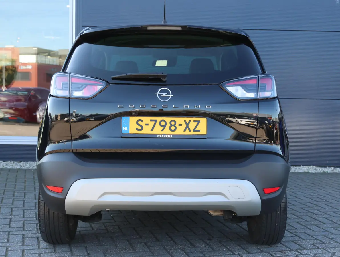 110pk Level 3 Trekhaak | unieke kilometers | Camera | AGR stoel | Climate | 16"LMV | Navigatie via Apple Carplay & Android |