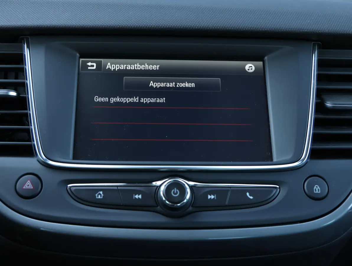 110pk Level 3 Trekhaak | unieke kilometers | Camera | AGR stoel | Climate | 16"LMV | Navigatie via Apple Carplay & Android |