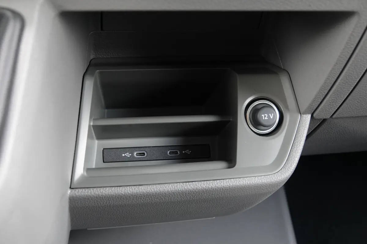 Bakauto | 2.0Tdi 177Pk | L4 | 35 | Stoel-Bank | Candy White