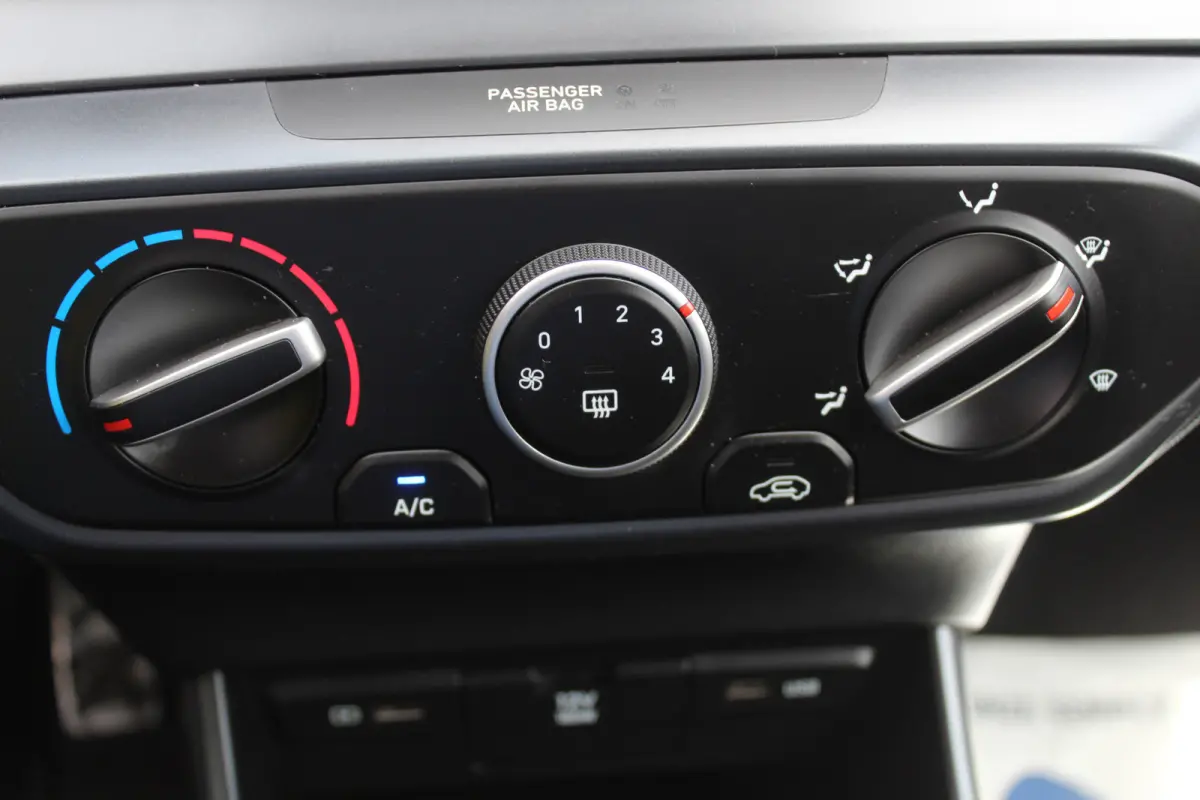 1.0 T-GDI Premium Sky DAB l Extra getint glas achter l