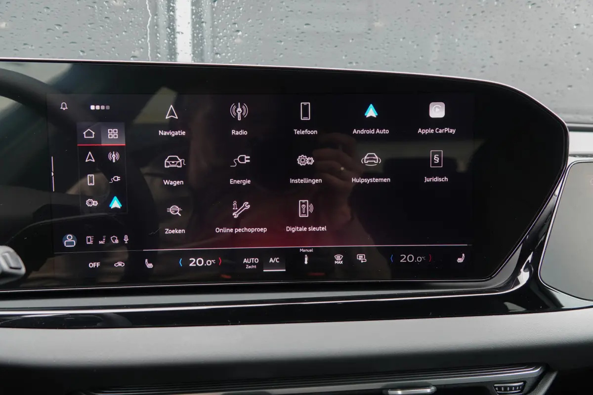 e-hybrid 299Pk | Quattro | MMI Bijrijdersdisplay | 360° Camera | AWD-Besturing | Midnight Green | 21''