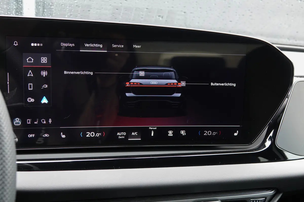 e-hybrid 299Pk | Quattro | MMI Bijrijdersdisplay | 360° Camera | AWD-Besturing | Midnight Green | 21''