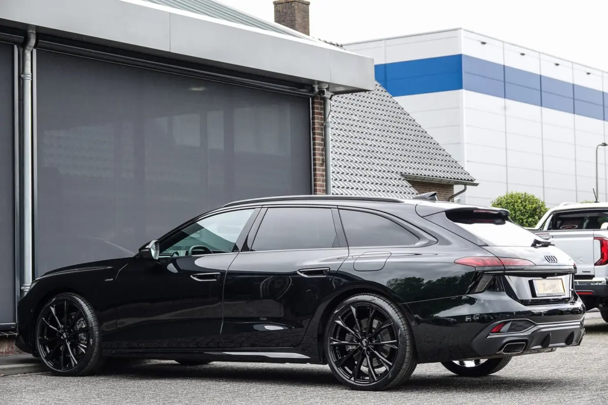 e-hybrid 299Pk | Quattro | MMI Bijrijdersdisplay | 360° Camera | AWD-Besturing | Midnight Green | 21''