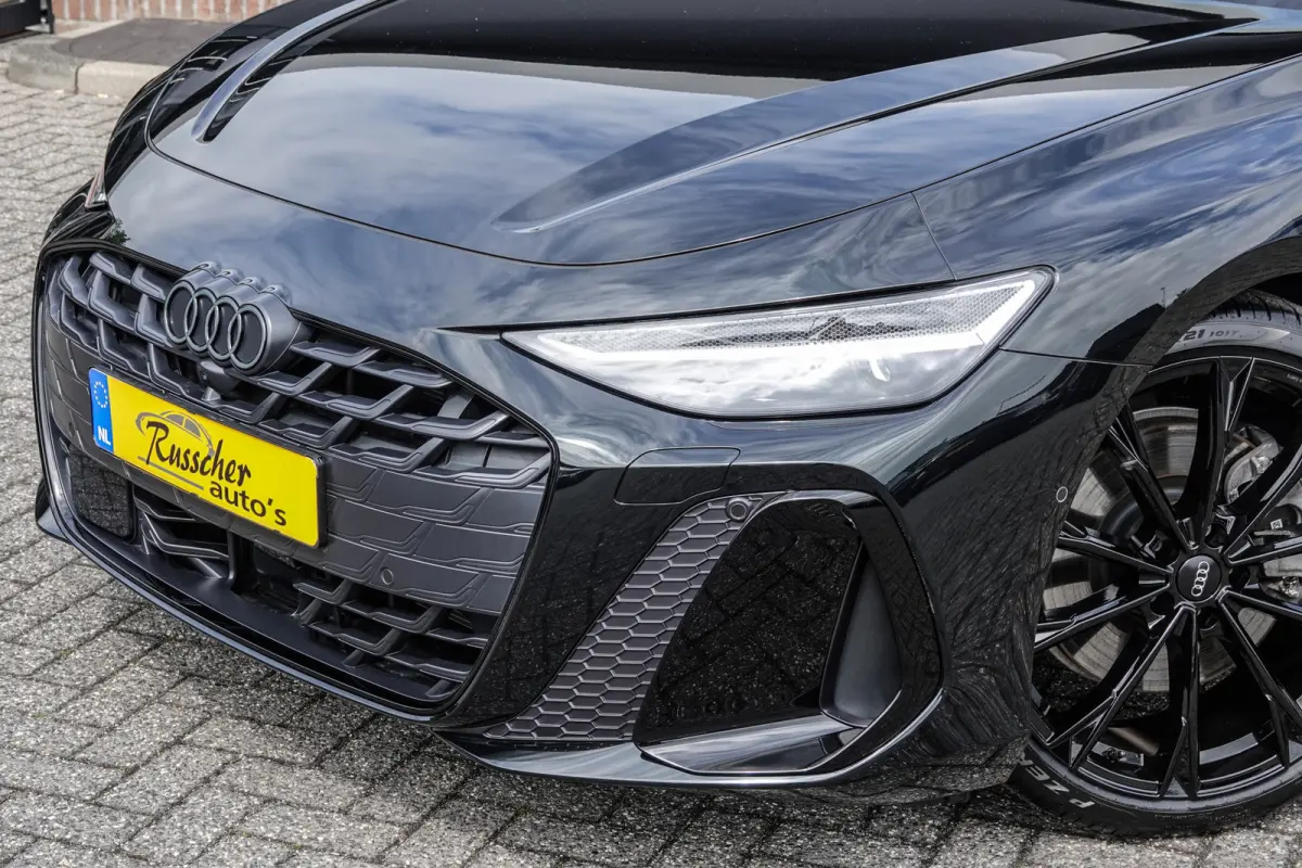 e-hybrid 299Pk | Quattro | MMI Bijrijdersdisplay | 360° Camera | AWD-Besturing | Midnight Green | 21''