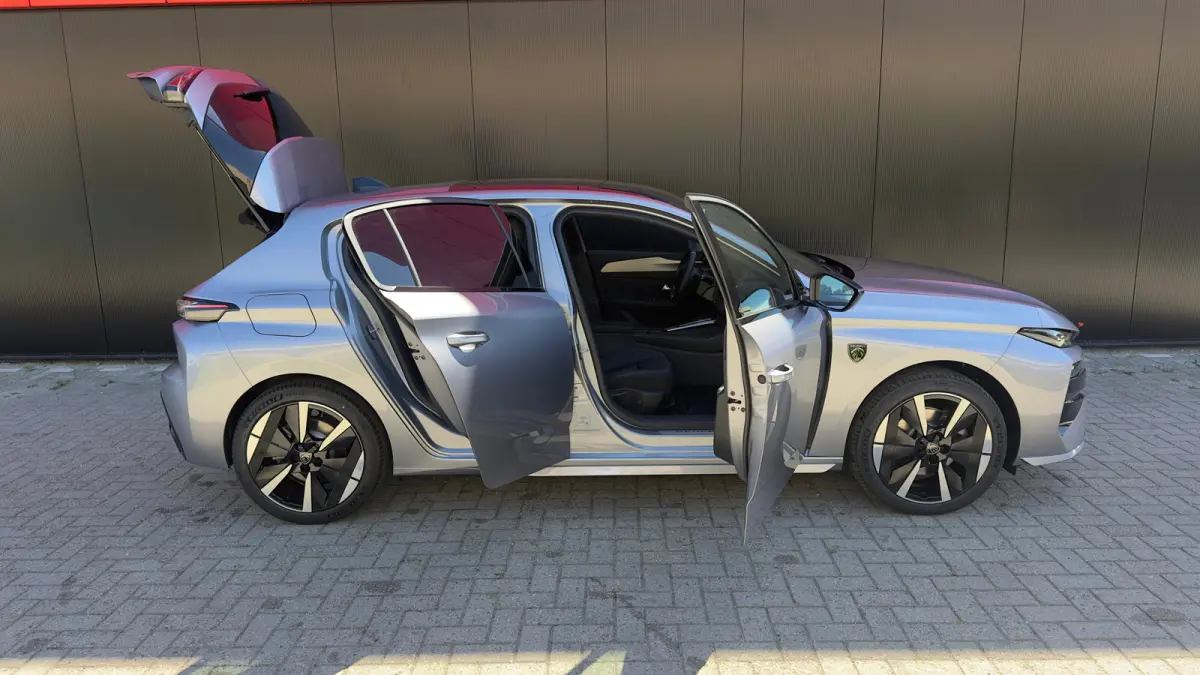 GT | Driver Sport Pack | Elektrische parkeerrem | Extra getinte achterste zijruiten en achterruit