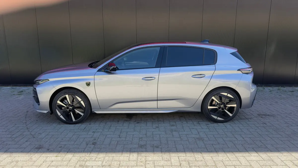 GT | Driver Sport Pack | Elektrische parkeerrem | Extra getinte achterste zijruiten en achterruit
