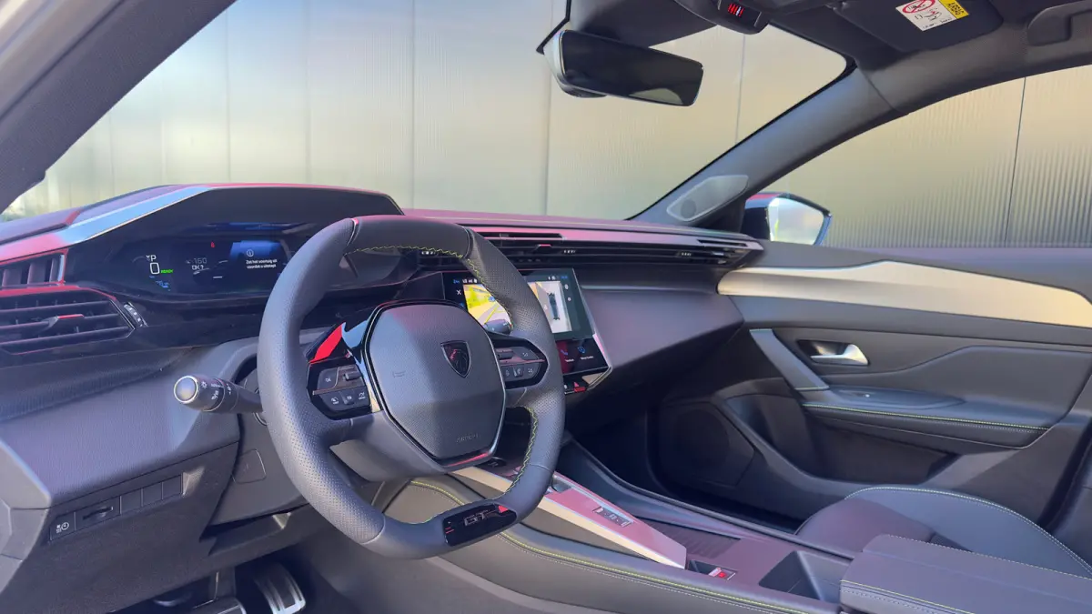 GT | Driver Sport Pack | Elektrische parkeerrem | Extra getinte achterste zijruiten en achterruit