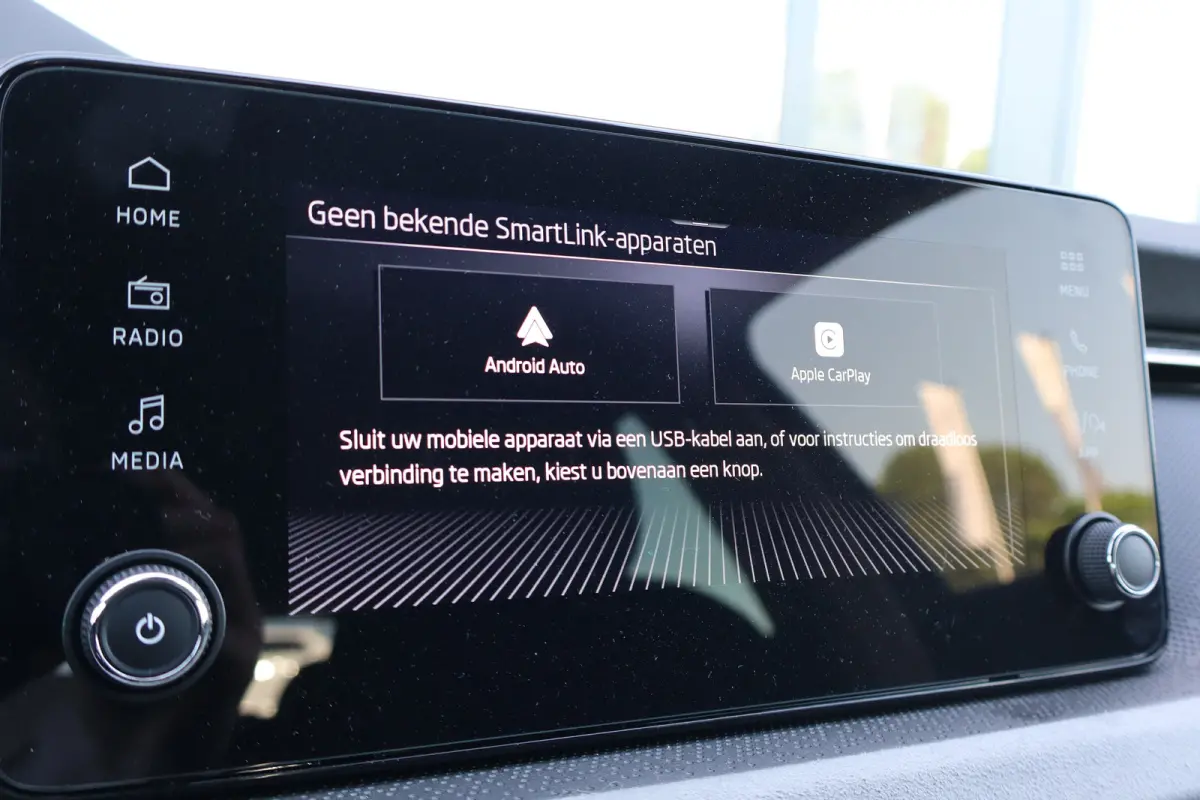 Business Edition | Achteruitrijcamera | Chromen raamlijsten | Cruise control met speedlimiter