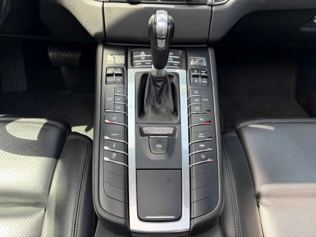 2.0T Pano Leder 14v-Stoelen Camera Navi Cruise 20inch NL-auto