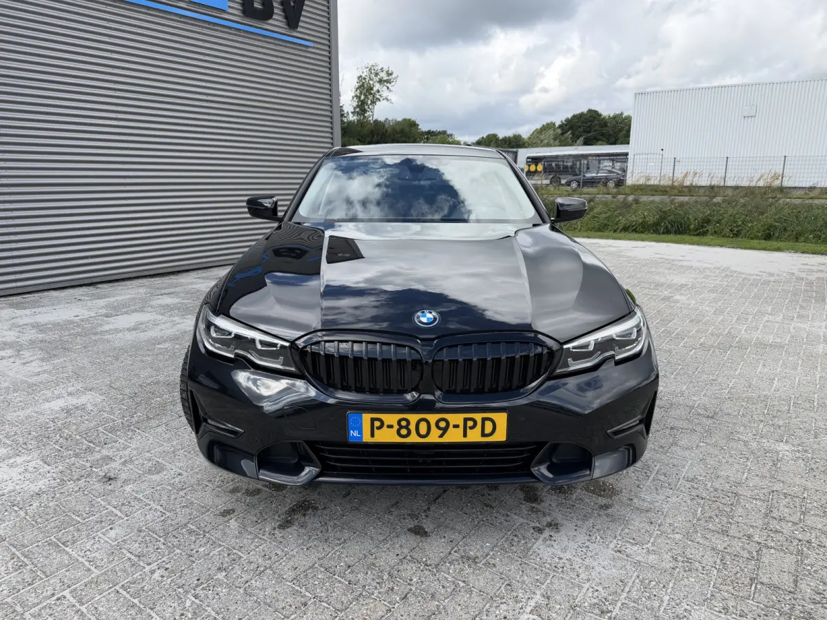 320e Business Edition Plus Sport LineLederen Sportstoelen Carplay Achteruitrijcamera Live cockpit pro