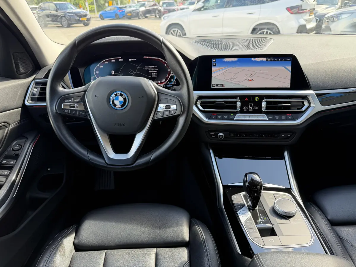 320e Business Edition Plus Sport LineLederen Sportstoelen Carplay Achteruitrijcamera Live cockpit pro