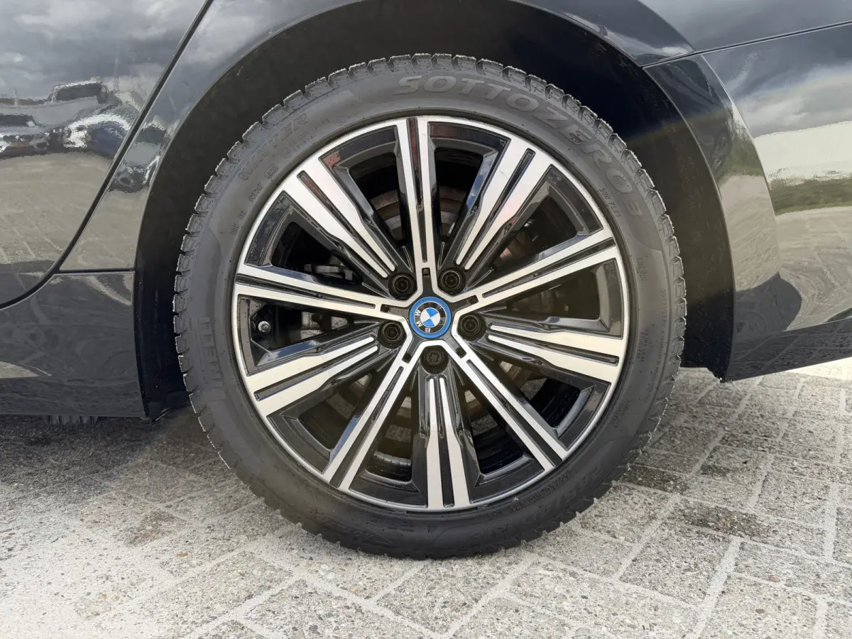 320e Business Edition Plus Sport LineLederen Sportstoelen Carplay Achteruitrijcamera Live cockpit pro