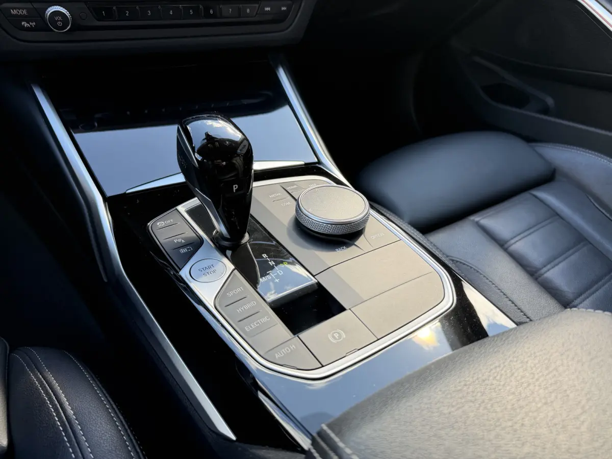 320e Business Edition Plus Sport LineLederen Sportstoelen Carplay Achteruitrijcamera Live cockpit pro