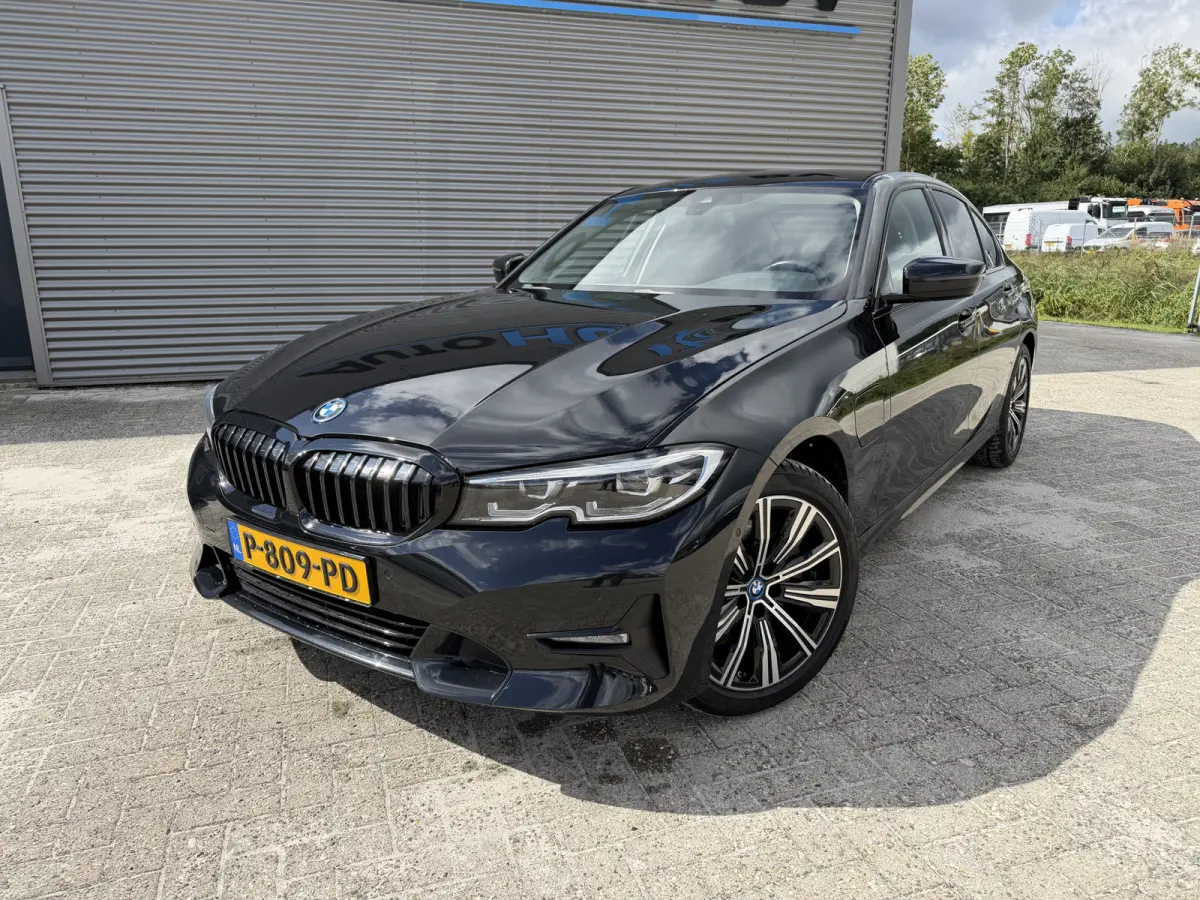 320e Business Edition Plus Sport LineLederen Sportstoelen Carplay Achteruitrijcamera Live cockpit pro