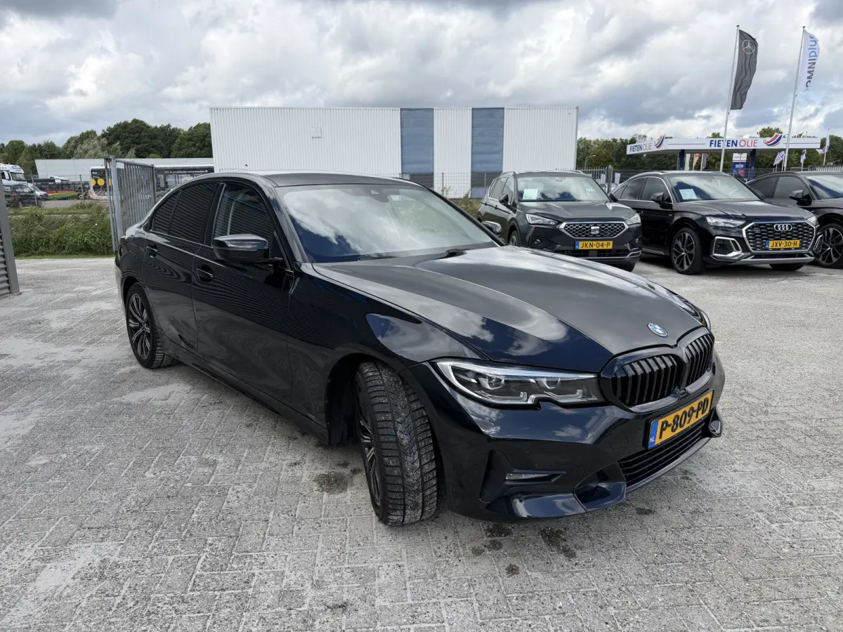 320e Business Edition Plus Sport LineLederen Sportstoelen Carplay Achteruitrijcamera Live cockpit pro