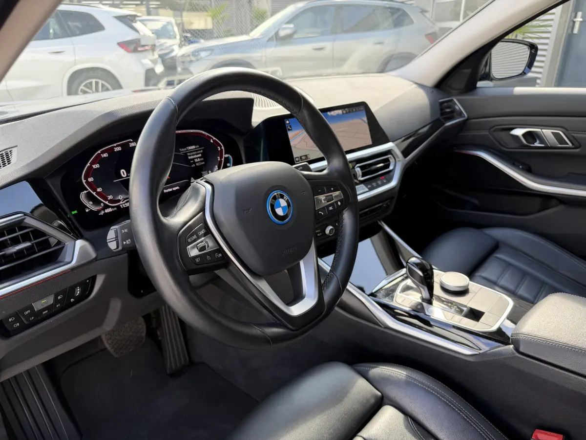 320e Business Edition Plus Sport LineLederen Sportstoelen Carplay Achteruitrijcamera Live cockpit pro