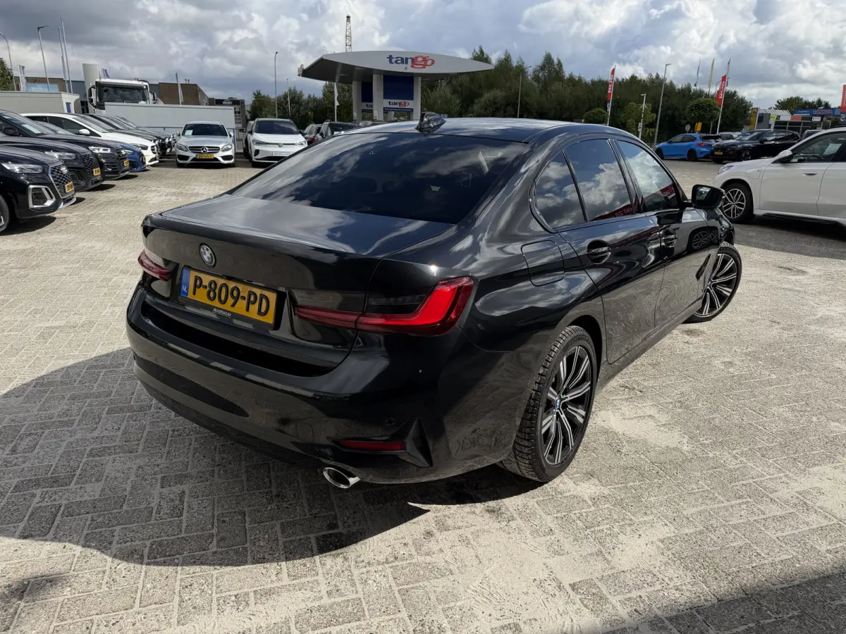 320e Business Edition Plus Sport LineLederen Sportstoelen Carplay Achteruitrijcamera Live cockpit pro