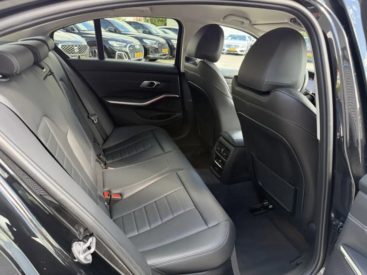 320e Business Edition Plus Sport LineLederen Sportstoelen Carplay Achteruitrijcamera Live cockpit pro