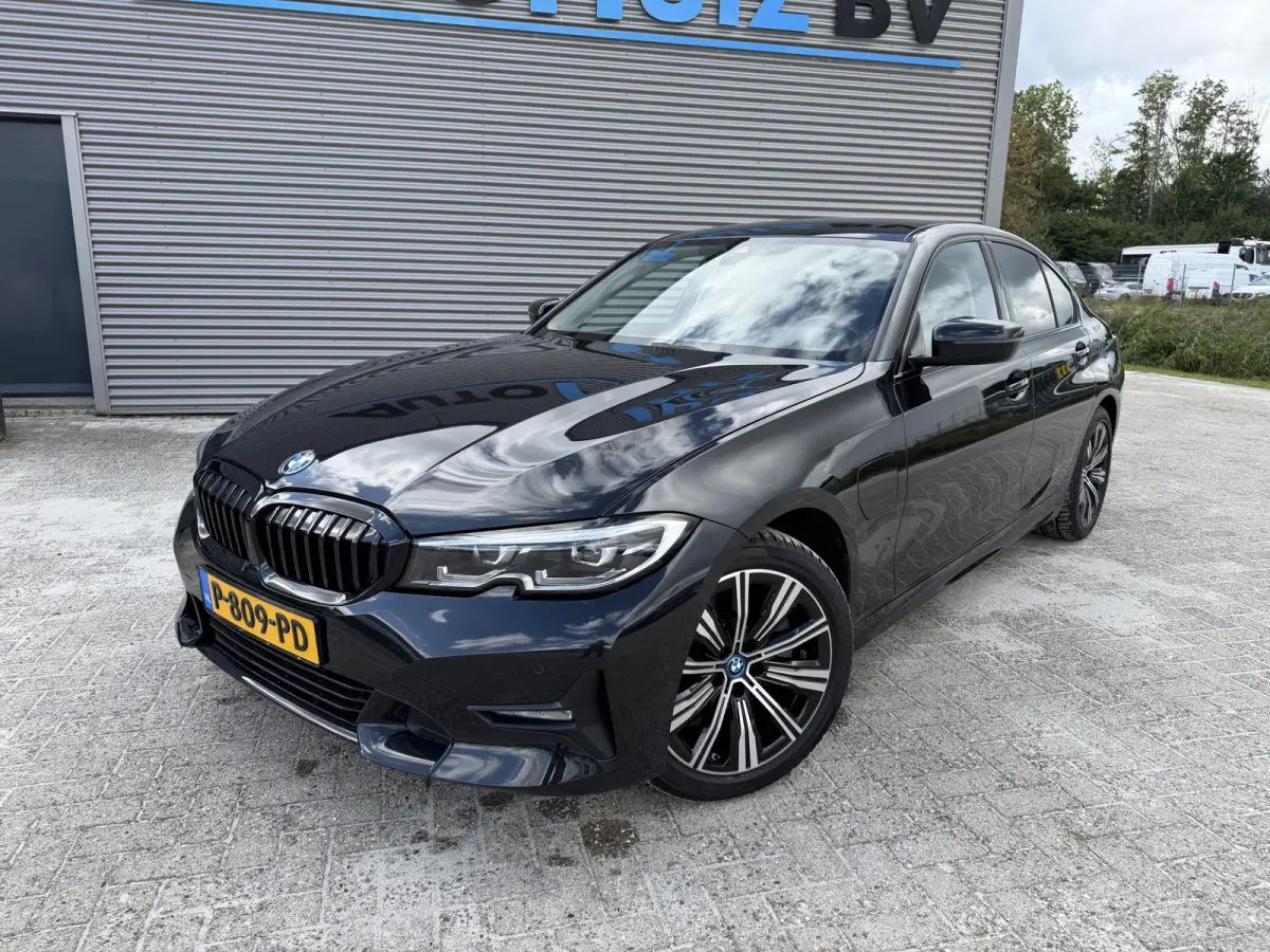 320e Business Edition Plus Sport LineLederen Sportstoelen Carplay Achteruitrijcamera Live cockpit pro