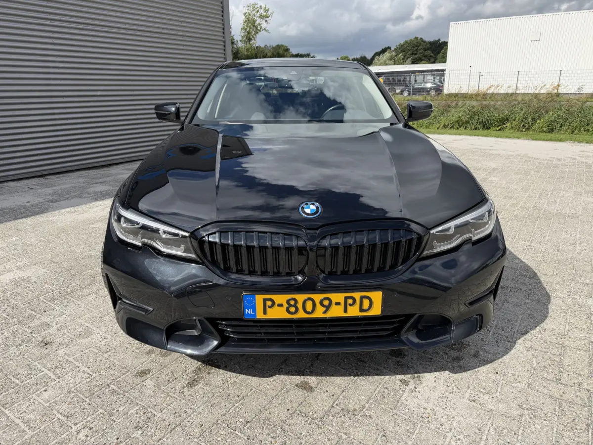 320e Business Edition Plus Sport LineLederen Sportstoelen Carplay Achteruitrijcamera Live cockpit pro