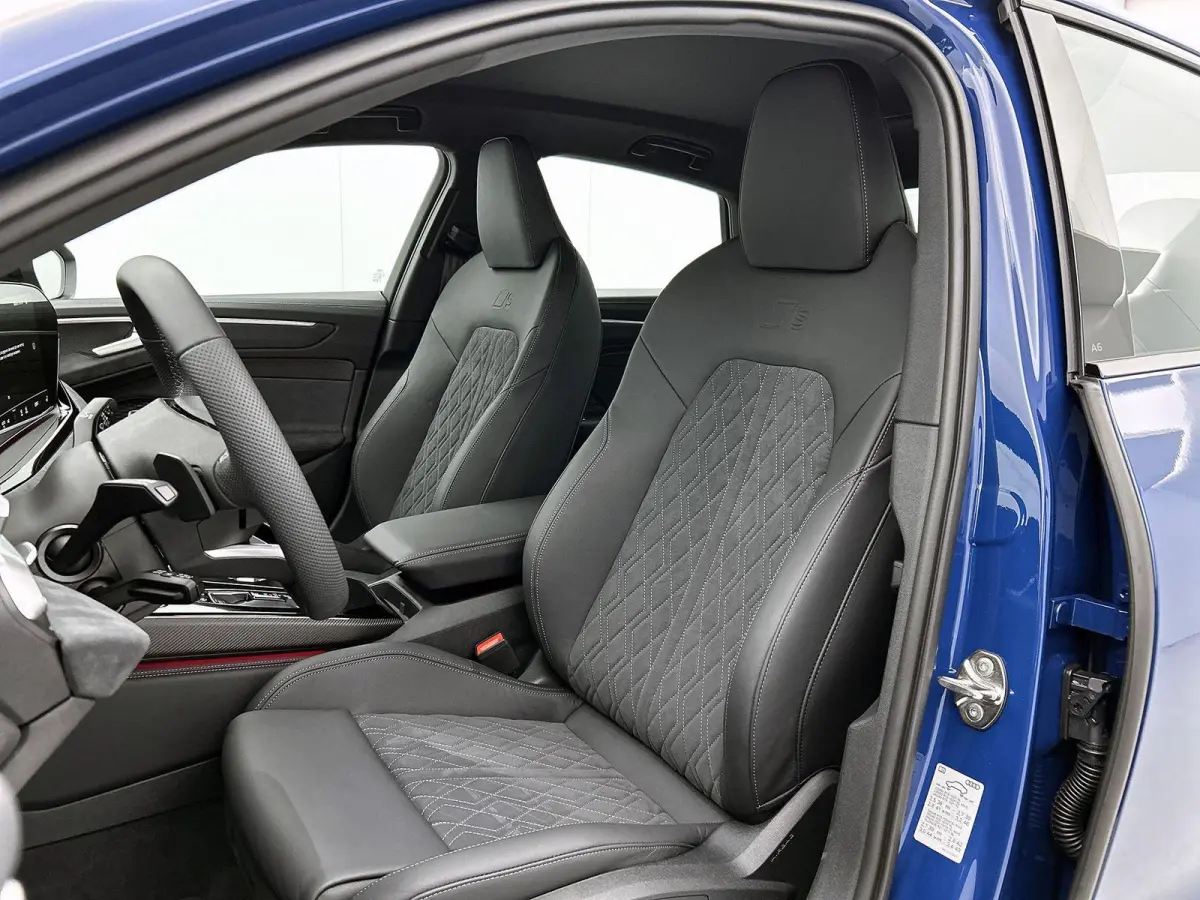2.0 e-hybrid quattro 299 PK | S-Line | Tech plus | MMI bijrijdersscherm | Digitale sleutel | Audi virtual cockpit plus | Achterklep elektrisch | Matrix-functie |Omgeving camera's | Adaptieve
