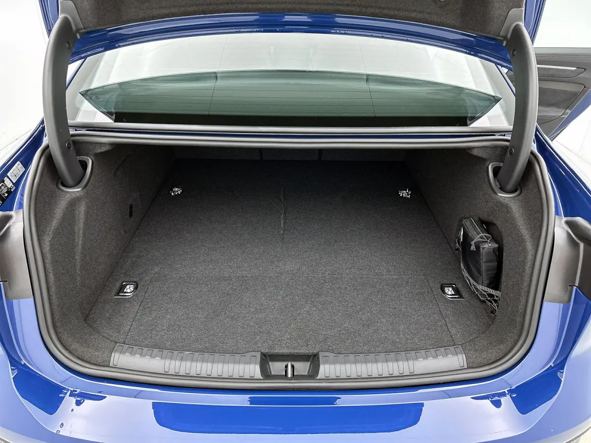 2.0 e-hybrid quattro 299 PK | S-Line | Tech plus | MMI bijrijdersscherm | Digitale sleutel | Audi virtual cockpit plus | Achterklep elektrisch | Matrix-functie |Omgeving camera's | Adaptieve