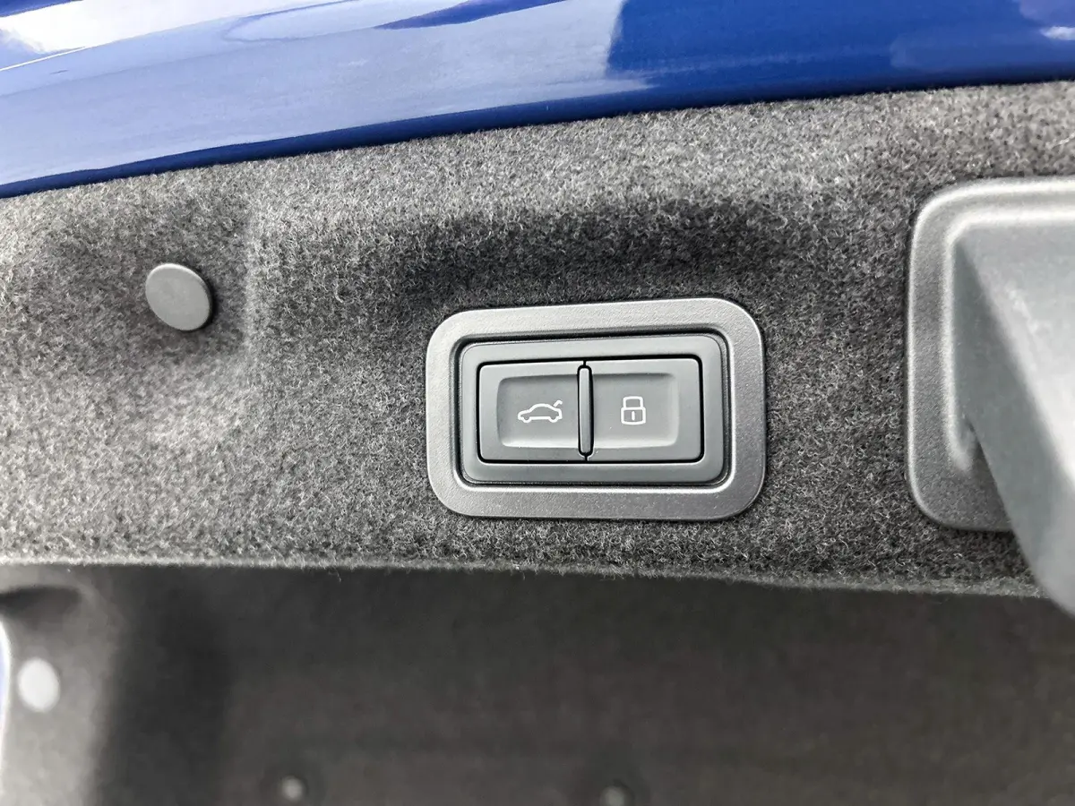 2.0 e-hybrid quattro 299 PK | S-Line | Tech plus | MMI bijrijdersscherm | Digitale sleutel | Audi virtual cockpit plus | Achterklep elektrisch | Matrix-functie |Omgeving camera's | Adaptieve