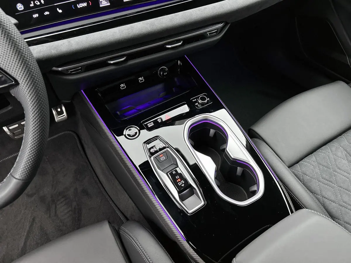 2.0 e-hybrid quattro 299 PK | S-Line | Tech plus | MMI bijrijdersscherm | Digitale sleutel | Audi virtual cockpit plus | Achterklep elektrisch | Matrix-functie |Omgeving camera's | Adaptieve
