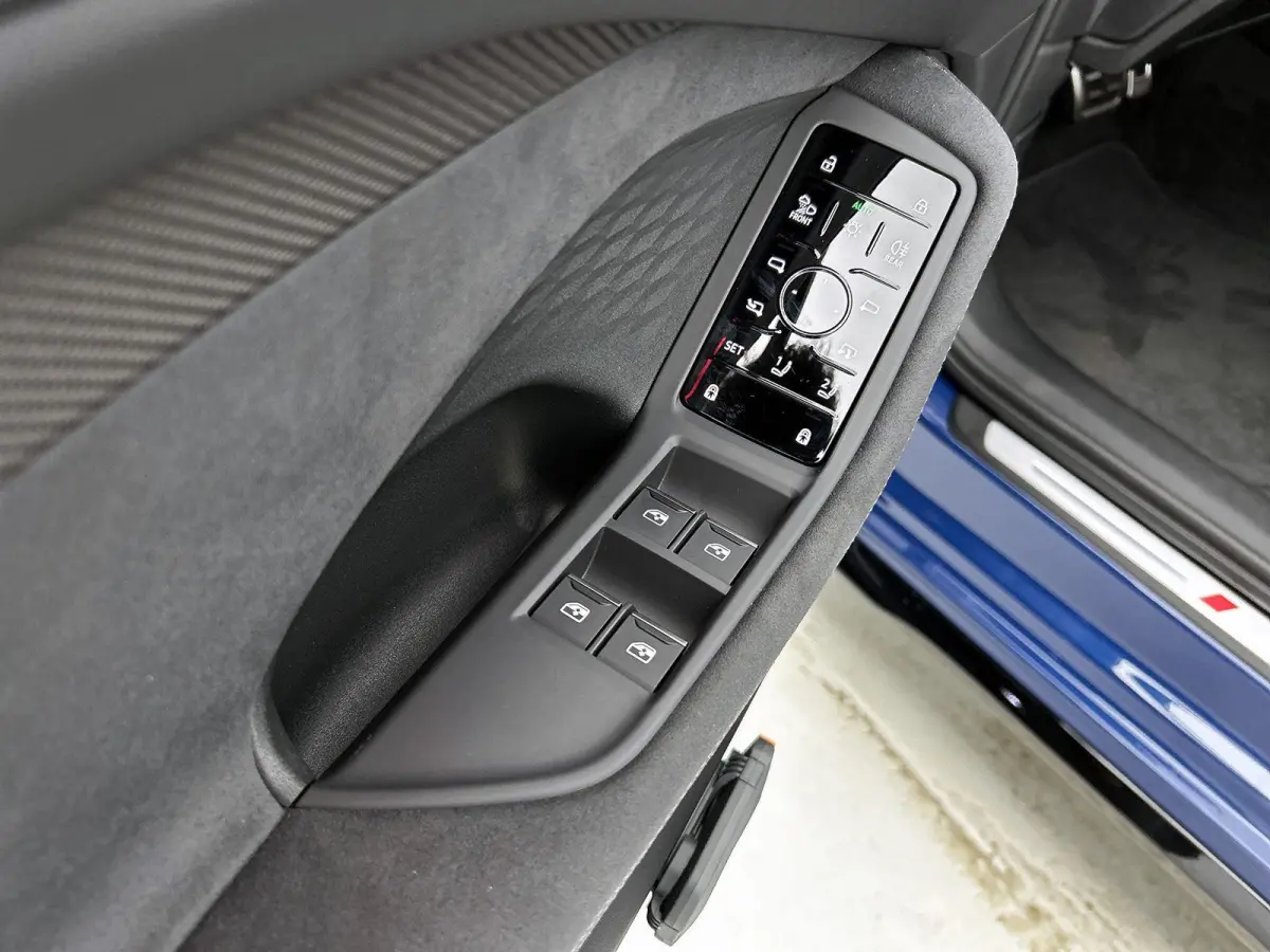 2.0 e-hybrid quattro 299 PK | S-Line | Tech plus | MMI bijrijdersscherm | Digitale sleutel | Audi virtual cockpit plus | Achterklep elektrisch | Matrix-functie |Omgeving camera's | Adaptieve
