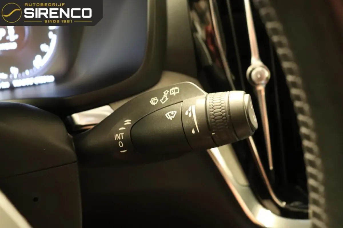 2.0 T6 Recharge AWD Inscription | leder comfort zetels | 341pk | stoel en stuur verwarming | trekhaak | soh 85% |