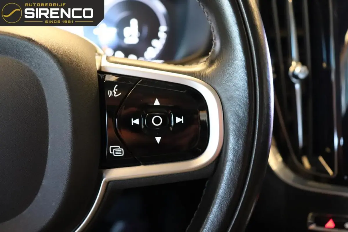 2.0 T6 Recharge AWD Inscription | leder comfort zetels | 341pk | stoel en stuur verwarming | trekhaak | soh 85% |