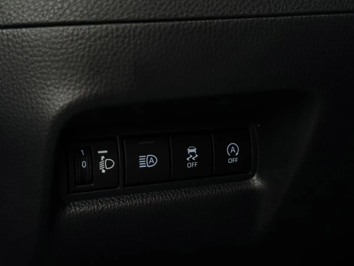 1.0 VVT-i | Automaat | Camera | LED | NAVI
