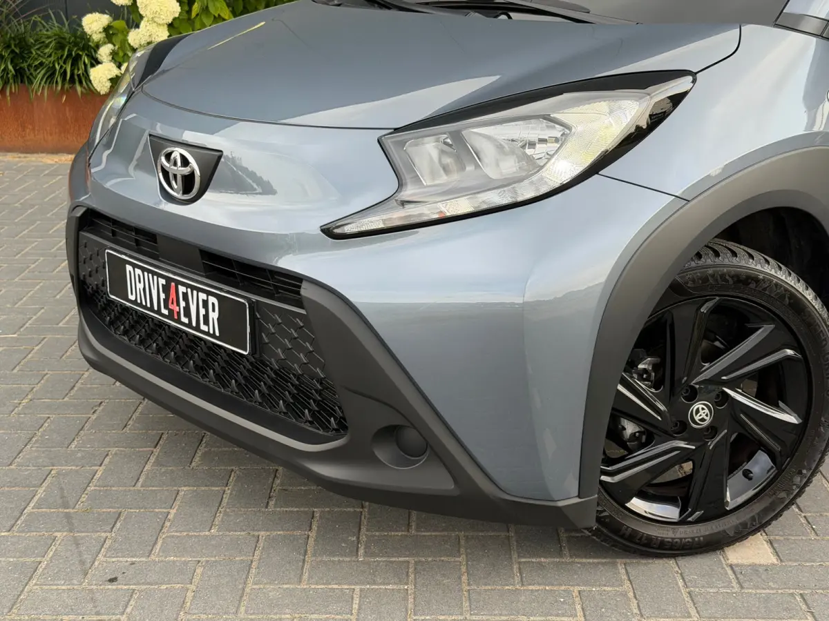 1.0 VVT-i | Automaat | Camera | LED | NAVI