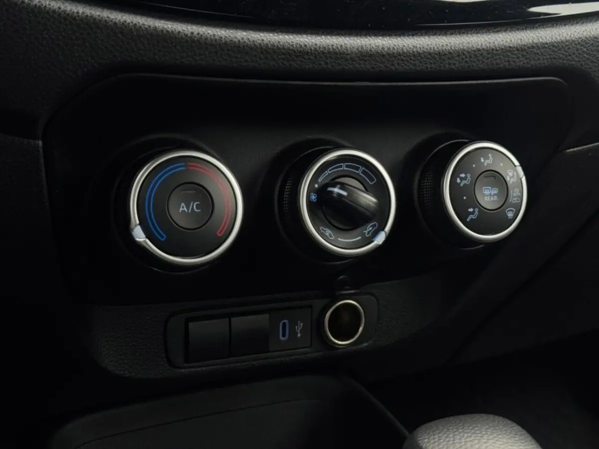 1.0 VVT-i | Automaat | Camera | LED | NAVI