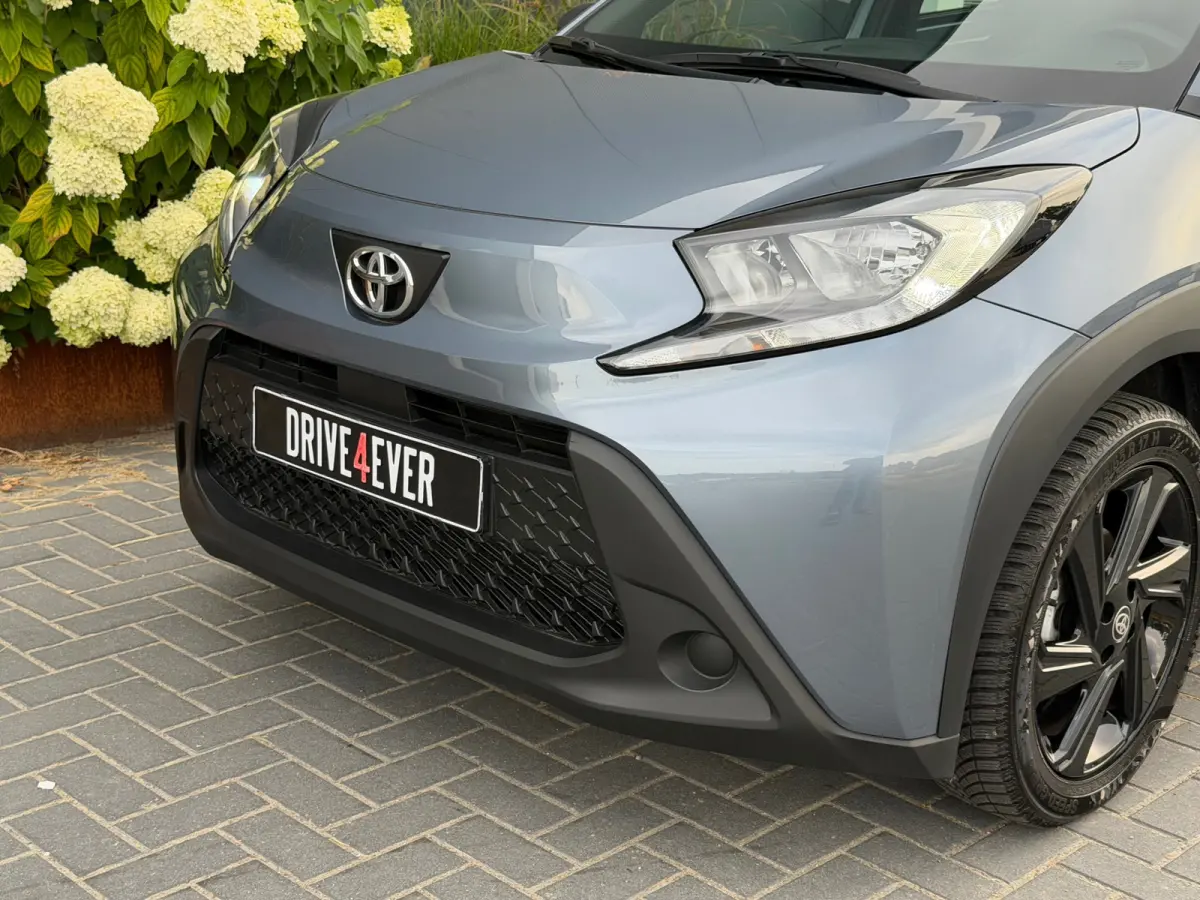 1.0 VVT-i | Automaat | Camera | LED | NAVI