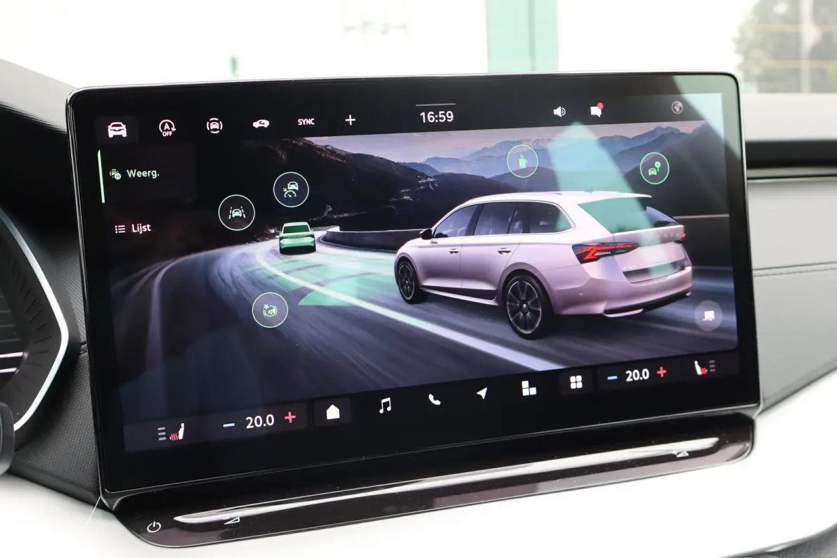 Business Edition | Achteruitrijcamera | Chromen grille | Cruise control met speedlimiter