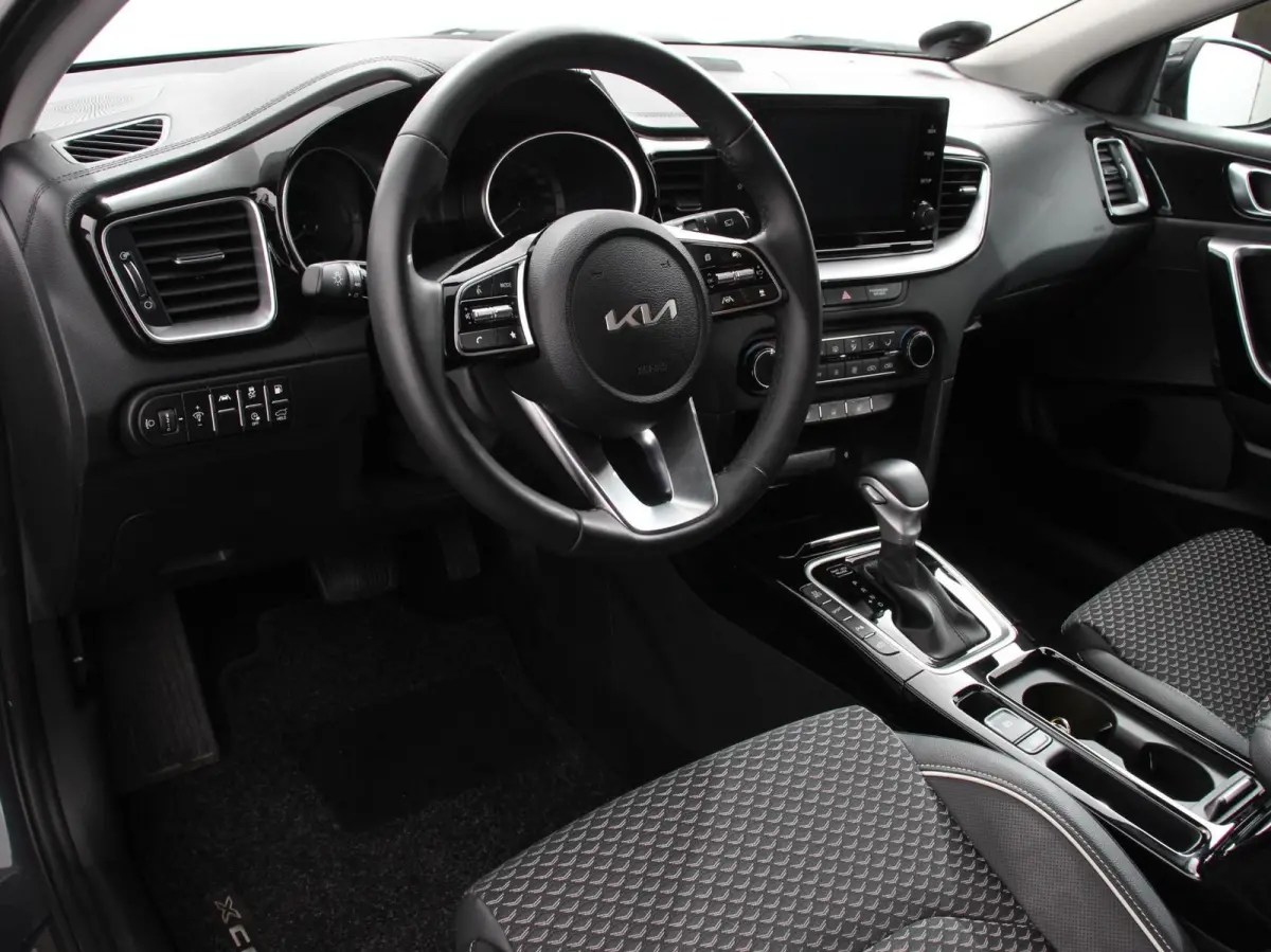 1.6 GDi PHEV Automaat DynamicLine DEMO ! Navigatie Apple Carplay/Android Auto  Adaptive Cruise Control  Parkeersensoren  Camera  Stoel-en stuurwielverwarming  Virtual Cockpit  Full LED